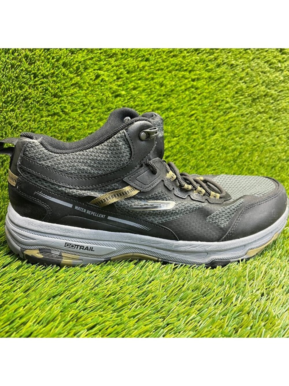 Skechers Go Run Trail Altitude Mens Size 12EE Black Gray Hiking Shoes Sneakers